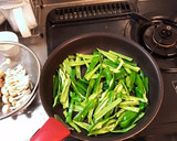 ししとうとしめじの炒め常備菜作り方2写真