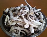 稲庭うどんにピッタリ☆ひらたけ麺だれ作り方1写真