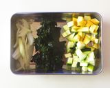 ズッキーニとわかめのお味噌汁♪作り方2写真