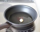 簡単に美味しい!【キュウリの旨つゆ炒め】作り方5写真