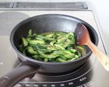 簡単に美味しい!【キュウリの旨つゆ炒め】作り方7写真