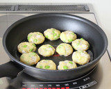ふわふわ〜【エビ枝豆のはんぺん焼き】作り方5写真