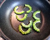 目玉焼きアレンジ ゴーヤの額縁作り方3写真