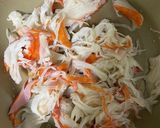 オクラとカニカマの彩りクラクラあえ作り方1写真