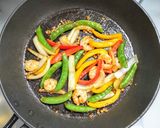 スナップエンドウとエビのエスニック炒め作り方5写真