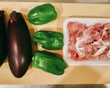 豚こまとナスピーマンの甘味噌炒め作り方1写真