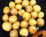 新じゃがの小いも 小粒 簡単煮っ転がし作り方2写真