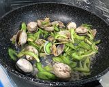 セロリとあさりのクリームパスタ作り方3写真