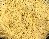 わけぎとコーンと挽肉の醤油焼きそば作り方1写真