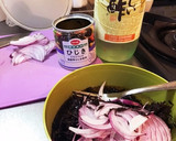ひじきと玉ねぎの甘酢サラダ　飛田和緒さん作り方1写真