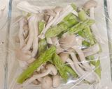 レンジで3分♪アスパラ&しめじバター作り方3写真