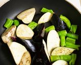 豚バラ茄子とズッキーニの味噌炒め作り方2写真