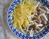 レンジで簡単！じゃが芋・しめじ胡麻和え♪作り方1写真