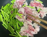 カリカリ豚とニンニクの芽の中華炒め作り方2写真