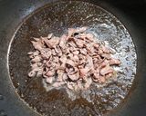 牛タンとニンニクの芽に青唐辛子の味噌炒め作り方2写真