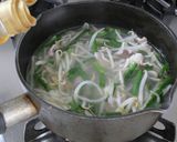 包丁いらず！豚ともやしのピリ辛中華スープ作り方3写真