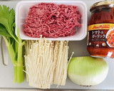 市販ソースを活用！簡単本格ミートソース♪作り方1写真