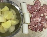 あごだしつゆで鶏肉とじゃがいもの煮物作り方1写真