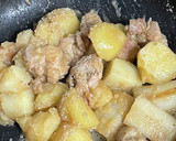 あごだしつゆで鶏肉とじゃがいもの煮物作り方4写真