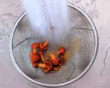 なめことわかめの赤だし作り方1写真