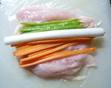 レンジで鶏の野菜マキマキ♪作り方3写真