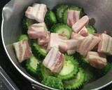 豚バラ肉とゴーヤーまるごとの煮物作り方4写真