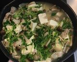 豚バラ肉と豆腐と豆苗の中華風スープ作り方5写真
