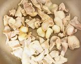 簡単　おつまみ✨鶏皮にんにく醤油炒め作り方2写真