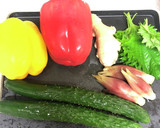 切るのみ。みょうがと生姜と野菜和え作り方1写真