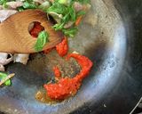 セロリの葉っぱごと豚肉と豆板醤炒め作り方2写真