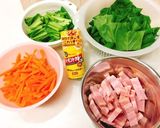 厚切りベーコンと人参小松菜のカレー炒め作り方1写真