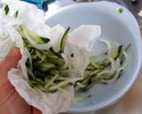 キュウリとタマネギのサラダ☆マヨ酢醤油味作り方5写真