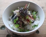 mみょうがと鯖缶の塩昆布丼作り方2写真