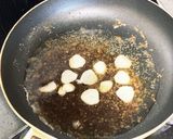 キミちゃん鍋で残った油に茄子を入れて作り方1写真