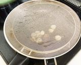 キミちゃん鍋で残った油に茄子を入れて作り方2写真