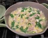 弱火でじっくり、いつもより白い親子丼作り方5写真