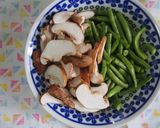 5分副菜！インゲン・椎茸のごま和え♪作り方1写真