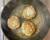 簡単ヘルシー！卵不使用の鶏肉ハンバーグ作り方12写真