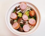 ソーセージとブロッコリーしめじのココット作り方2写真