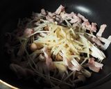 きのこと豚肉のコンソメレモンバター炒め作り方1写真