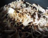 きのこと豚肉のコンソメレモンバター炒め作り方2写真