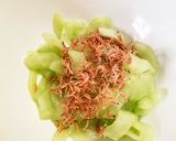 青ウリと桜エビの酢の物作り方3写真