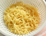 豚しゃぶと大根おろしの冷やしラーメン作り方5写真
