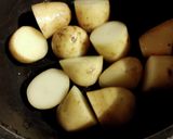 新ジャガの季節。少し小さめは煮っ転がしに作り方1写真