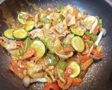 超簡単！夏野菜と豚肉のオーロラソース炒め作り方7写真
