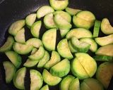 簡単！美味しい！イカとズッキーニ炒め☆作り方1写真