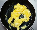 簡単ランチ☆カレー風味のニラ玉丼作り方3写真