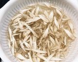 豚こまと糸こんにゃくの煮物作り方1写真