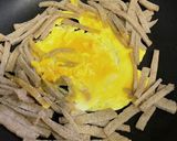 じゃこ天と豆苗のナンプラー炒め作り方5写真
