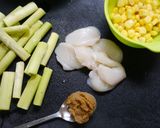 ホタテとアスパラコーンの味噌バターソテー作り方1写真